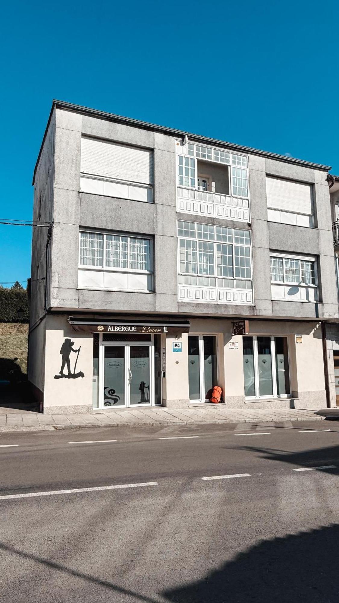 Albergue Lecer Sobrado Porta Eksteriør billede
